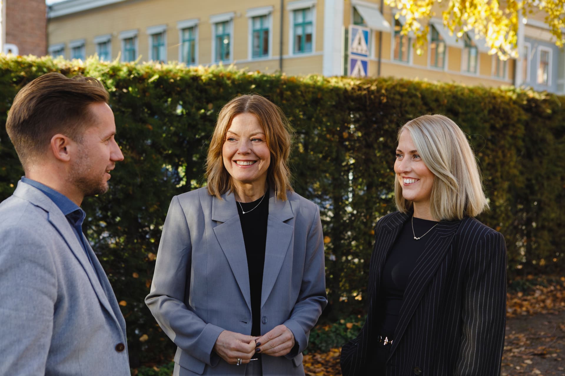 Samtal på Brights kontor